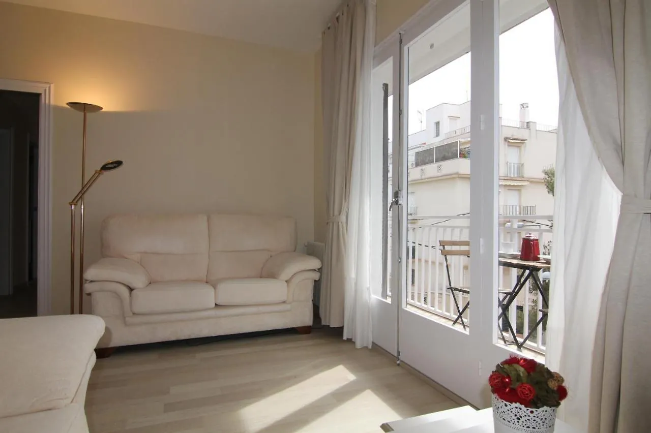 Rubi: Luminoso Apartamento A 1 Minuto De La Playa Sitges Apartment