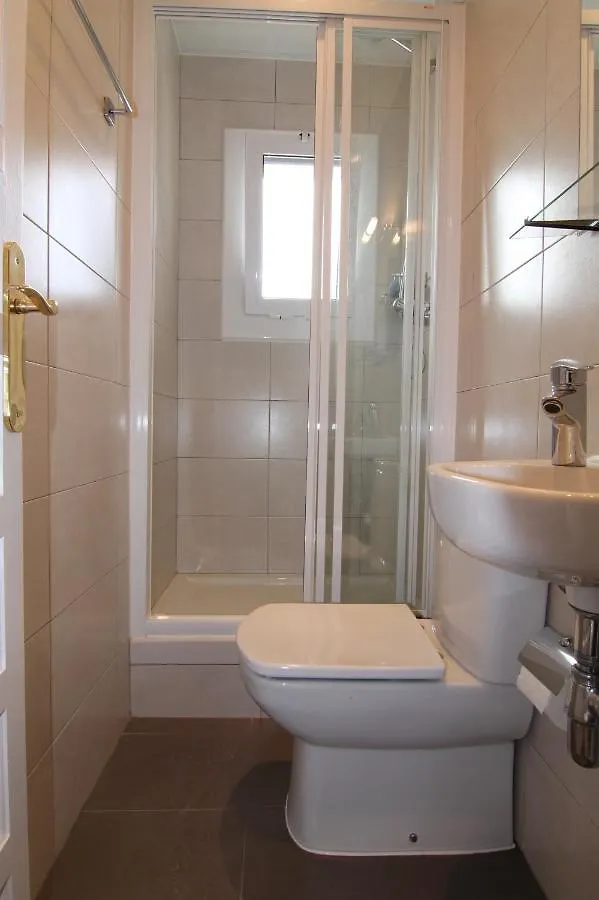 Rubi: Luminoso Apartamento A 1 Minuto De La Playa Sitges